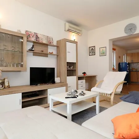 Zdravka Semesterbostad