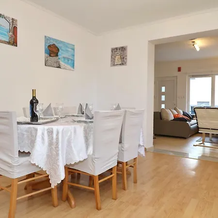 Zdravka Holiday home *